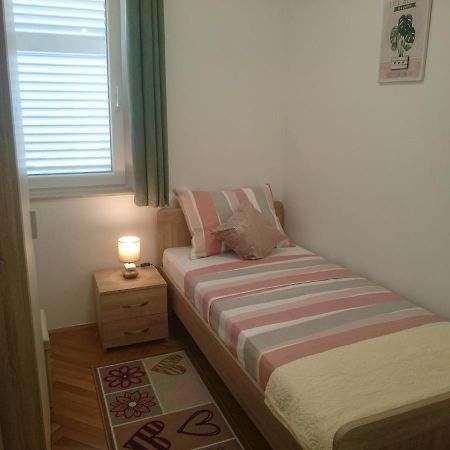 罗维尼Apartman Sanja公寓 外观 照片