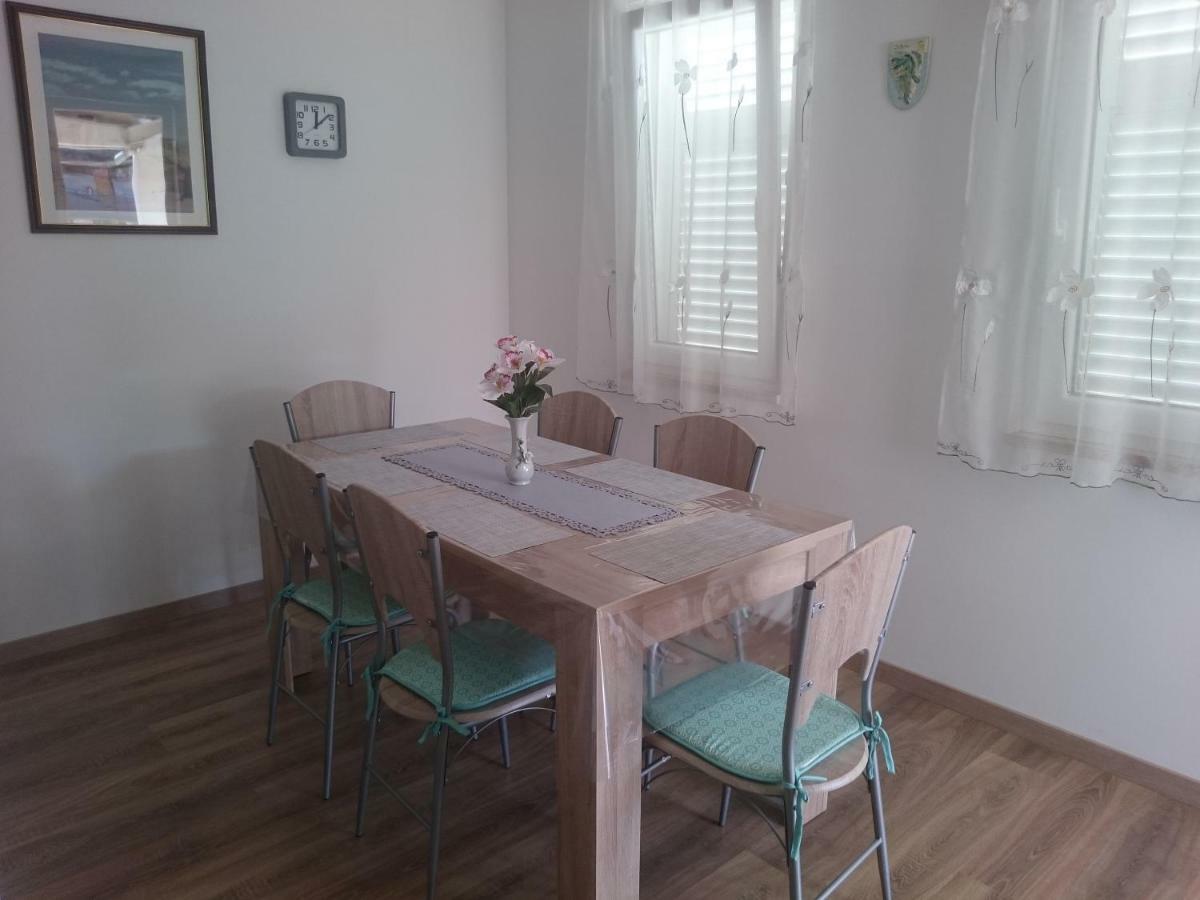 罗维尼Apartman Sanja公寓 外观 照片