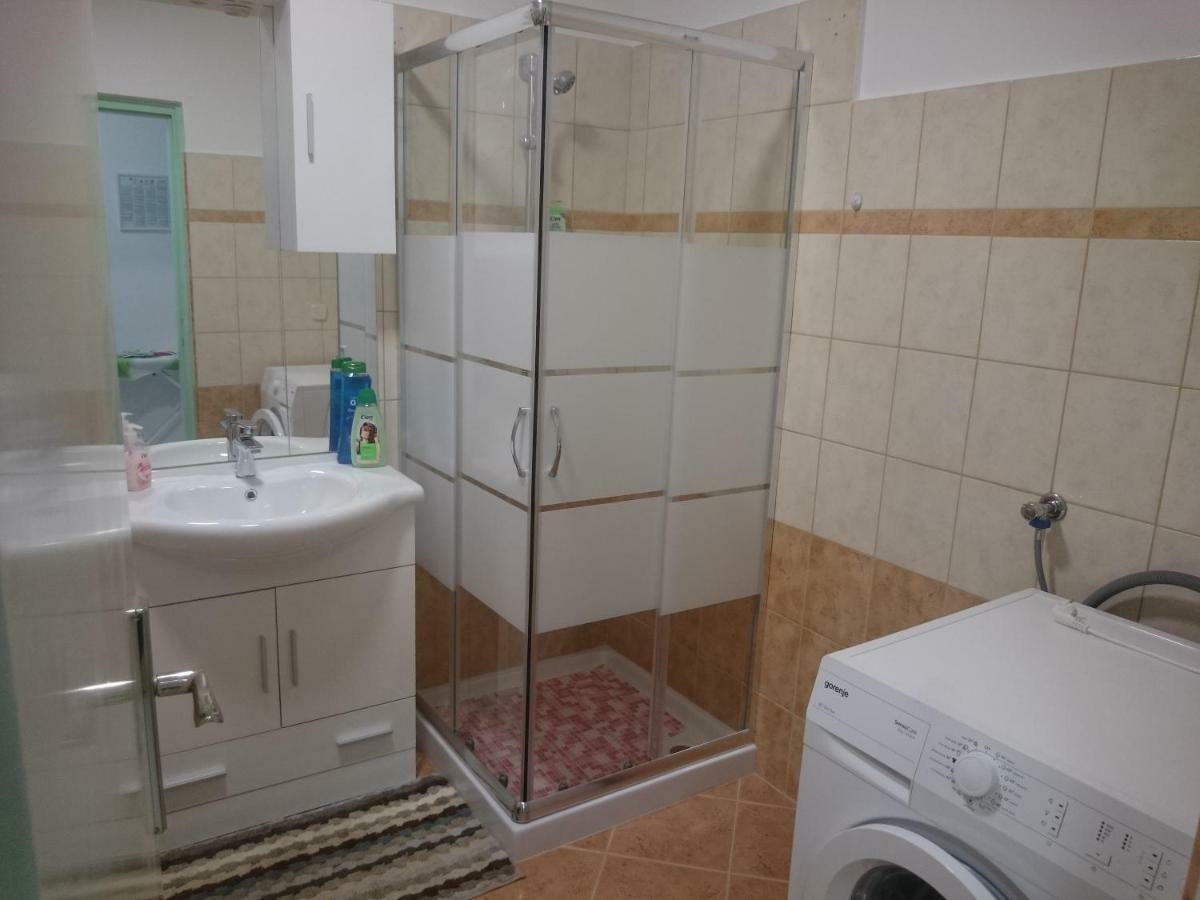 罗维尼Apartman Sanja公寓 外观 照片